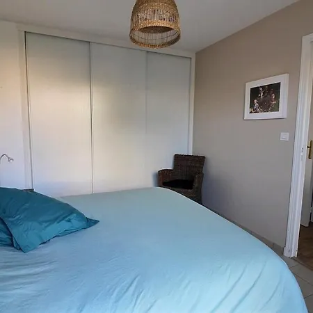 Annonce Professionnelle. En Rdc Face Mer, 2 Pour 4 A 6 Personnes *