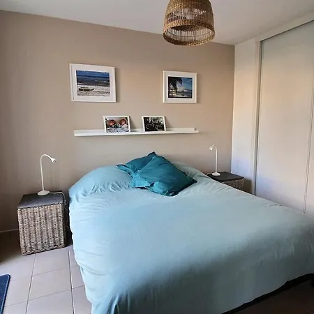 Annonce Professionnelle. En Rdc Face Mer, 2 Pour 4 A 6 Personnes