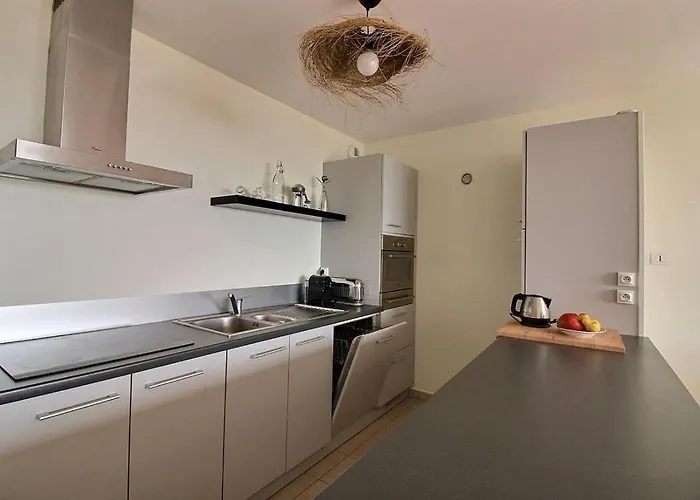 Διαμέρισμα Annonce Professionnelle. En Rdc Face Mer, 2 Pour 4 A 6 Personnes